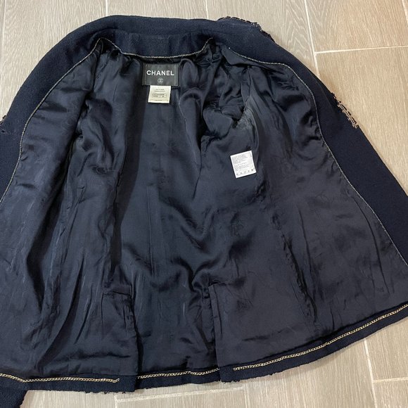 CHANEL $6500 NAVY TWEED BLAZER W/GOLD/BRONZE TRIM - Picture 5 of 12